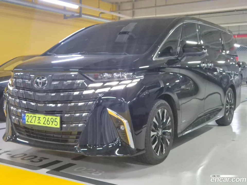 Toyota Alphard 2.5 HEV AWD 2024 — фото 1, купить с доставкой в Москву