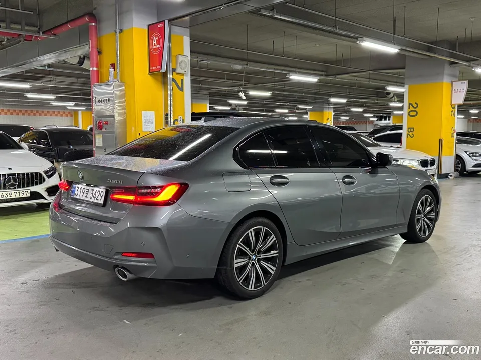 BMW 3 Series 320i 2025 — миниатюра 2