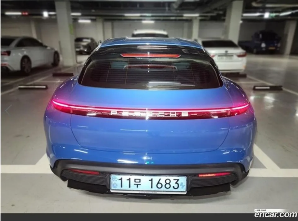 Porsche Taycan 4 2022 — миниатюра 3