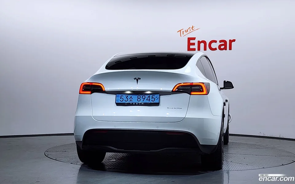 Tesla Model Y AWD 2022 — миниатюра 4