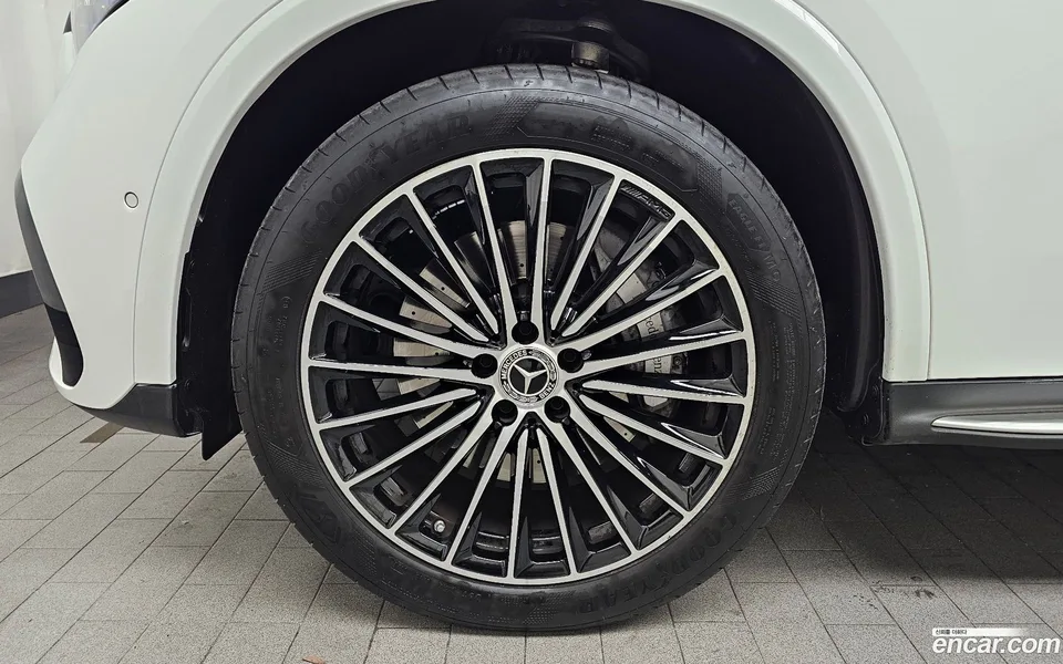 Mercedes-Benz GLC-Class GLC300 4MATIC 2024 — миниатюра 2