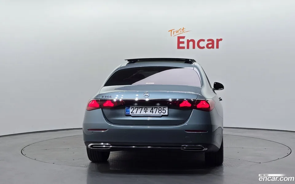 Mercedes-Benz E-Class E200 2025 — миниатюра 4