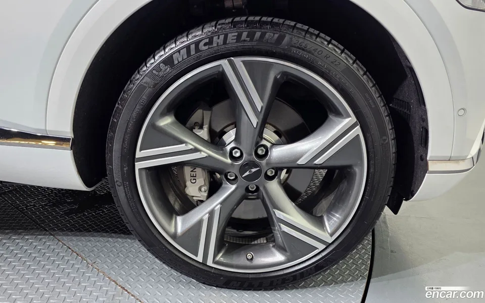 Genesis GV80 2.5T 2WD 2024 — миниатюра 2