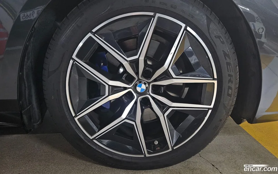 BMW 5 Series 523d M 2025 — миниатюра 2