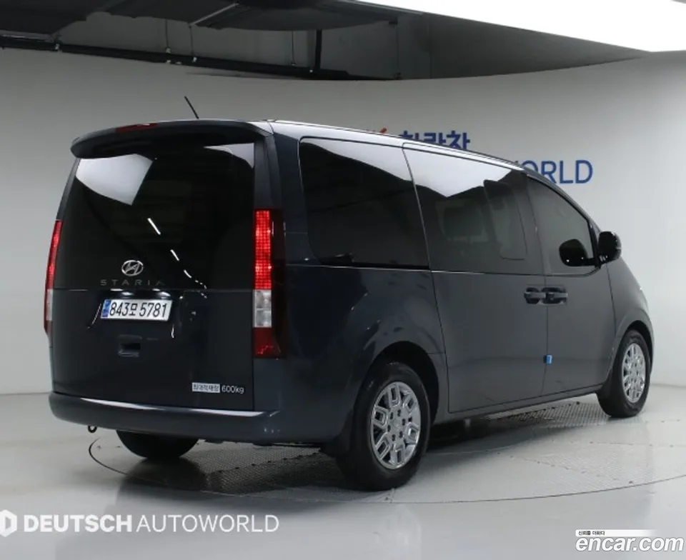 Hyundai Staria L3.5 5 2024 — миниатюра 3