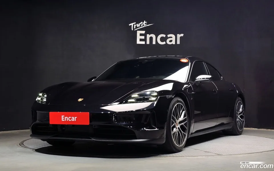 Porsche Taycan 2024 — фото 1, купить с доставкой в Москву