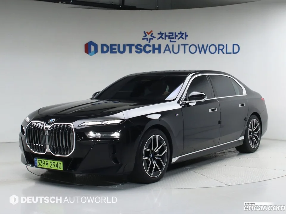 BMW 7 Series 740i xDrive M 2024 — фото 1, купить с доставкой в Москву