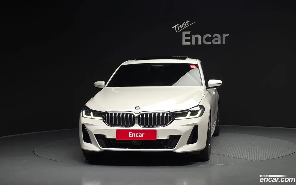 BMW 6 Series GT 630i xDrive M 2023 — миниатюра 3