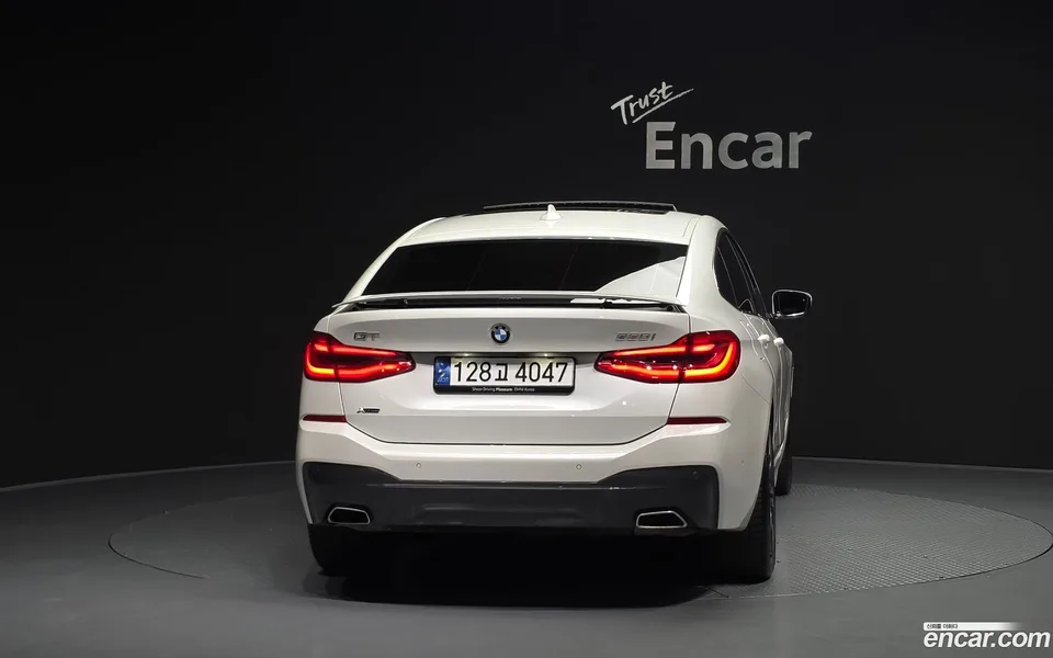 BMW 6 Series GT 630i xDrive M 2023 — миниатюра 4