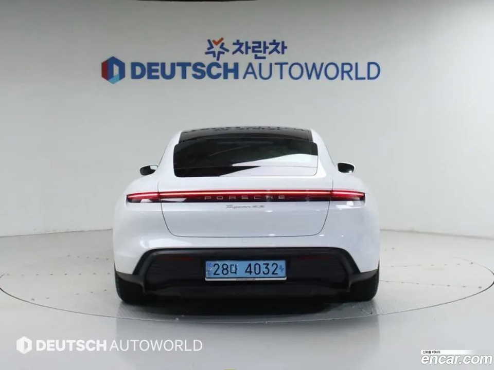 Porsche Taycan 4S 2022 — миниатюра 4