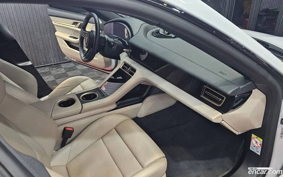 Porsche Taycan 4S 2025 — миниатюра 2