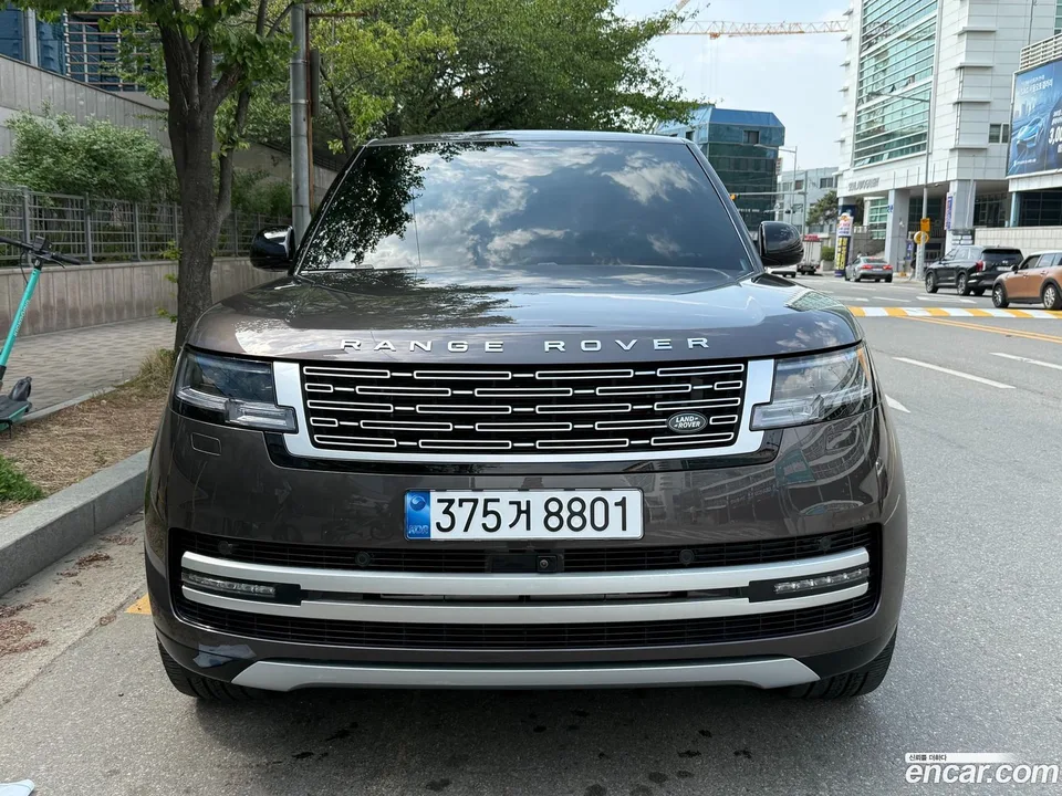 Land Rover Range Rover P550E AB 2024 — миниатюра 3