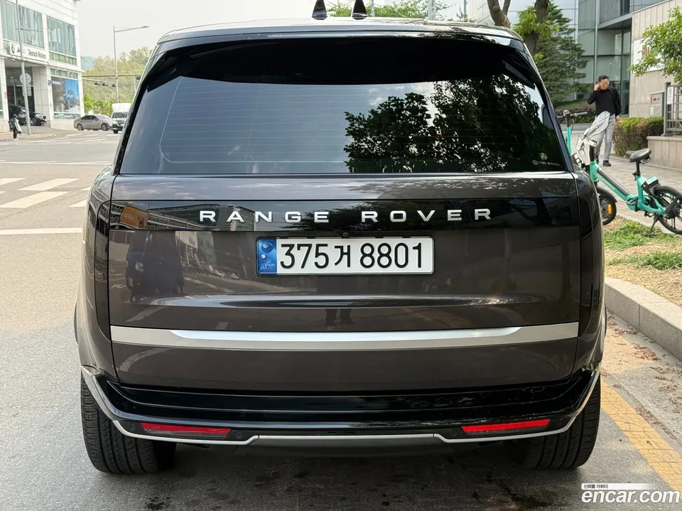 Land Rover Range Rover P550E AB 2024 — миниатюра 4
