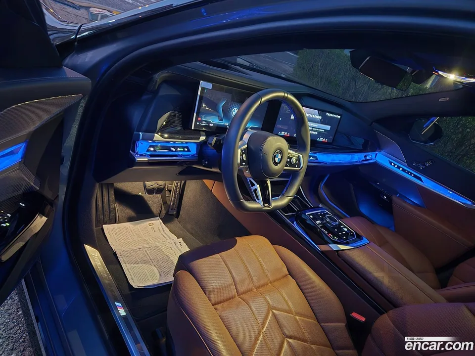 BMW 7 Series 740i xDrive M 2024 — миниатюра 2