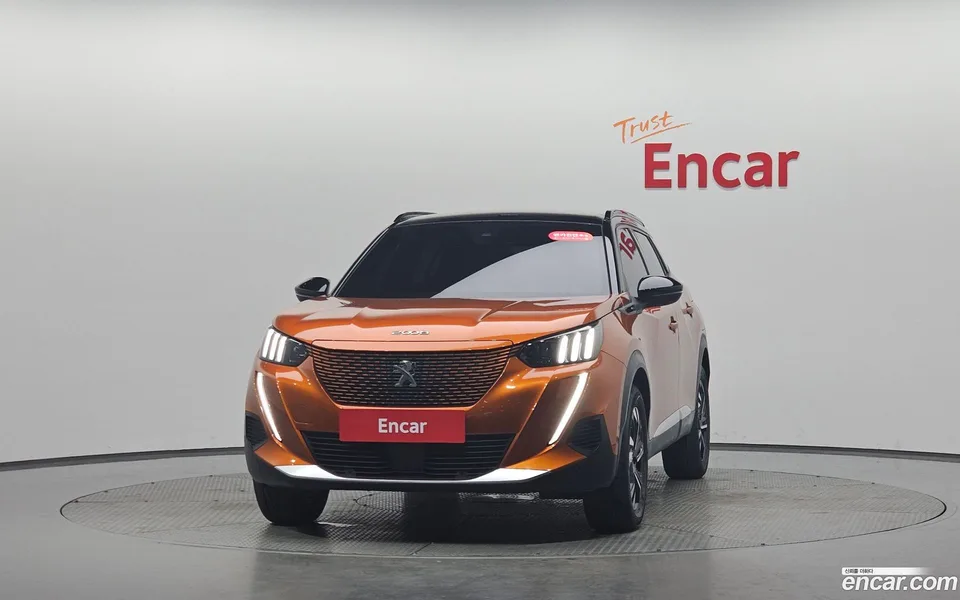 Peugeot e-2008 EV GT 2023 — миниатюра 3