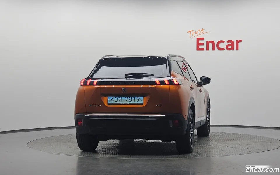 Peugeot e-2008 EV GT 2023 — миниатюра 4