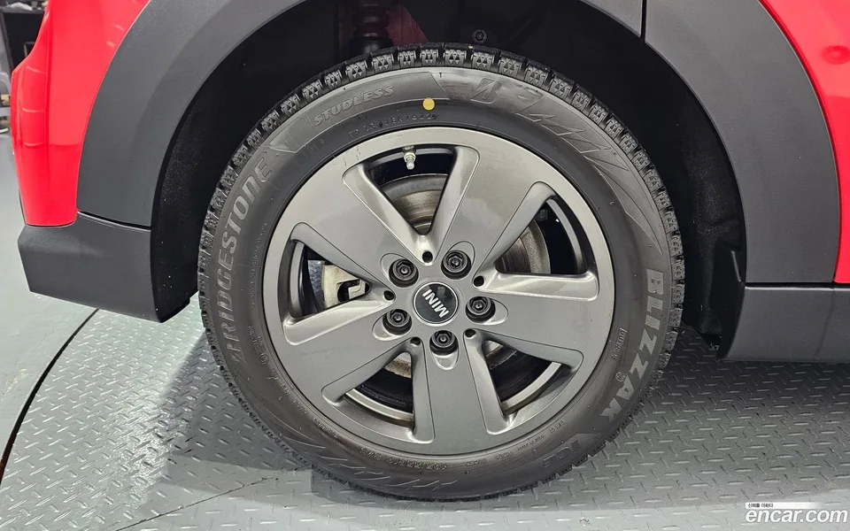 MINI Cooper 5 2022 — миниатюра 2