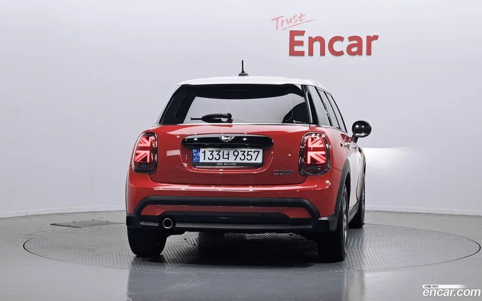 MINI Cooper 5 2022 — миниатюра 3