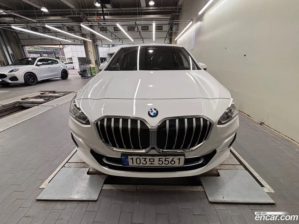 BMW 2 Series Active Tourer 220i 2023 — фото 1, купить с доставкой в Москву