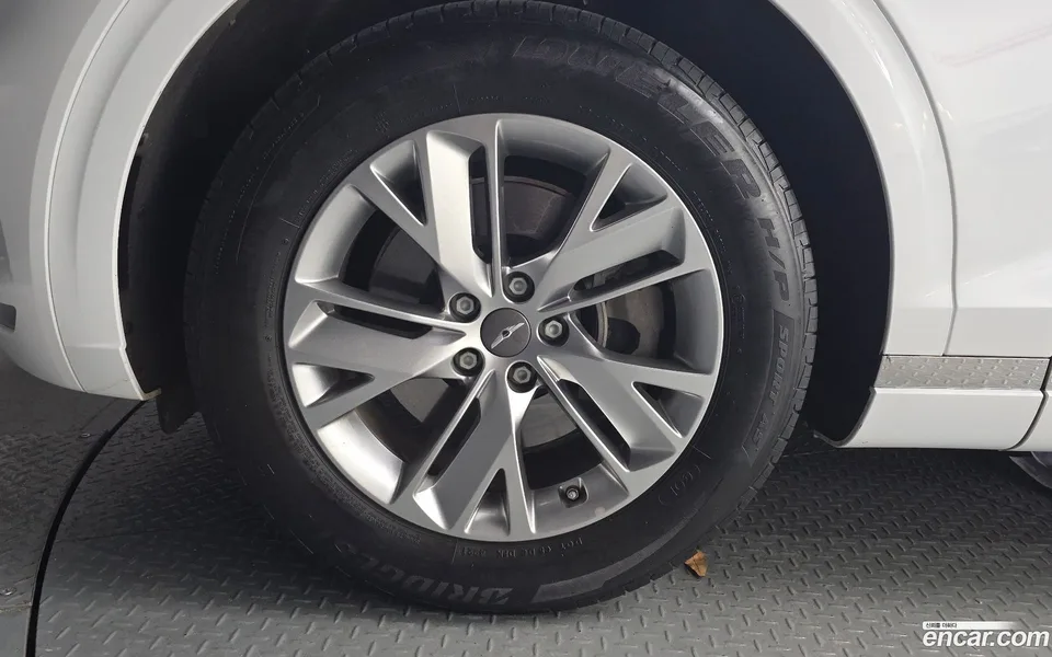 Genesis GV70 2.5T 2WD 2022 — миниатюра 2