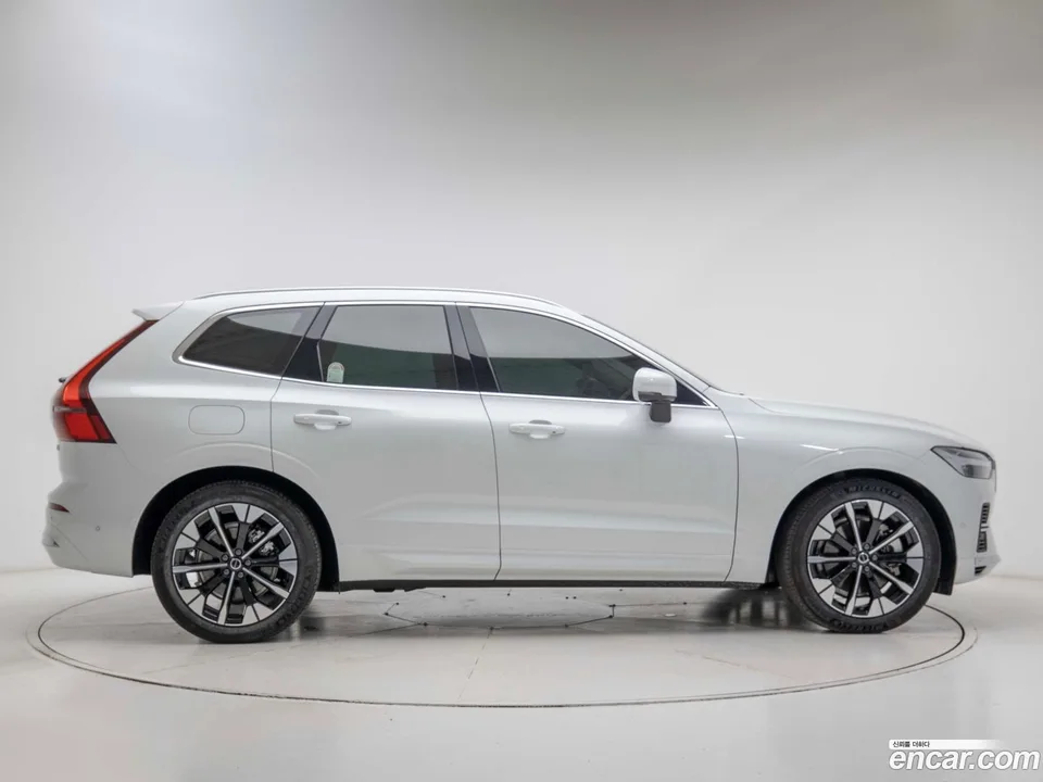 Volvo XC60 T8 2025 — миниатюра 3