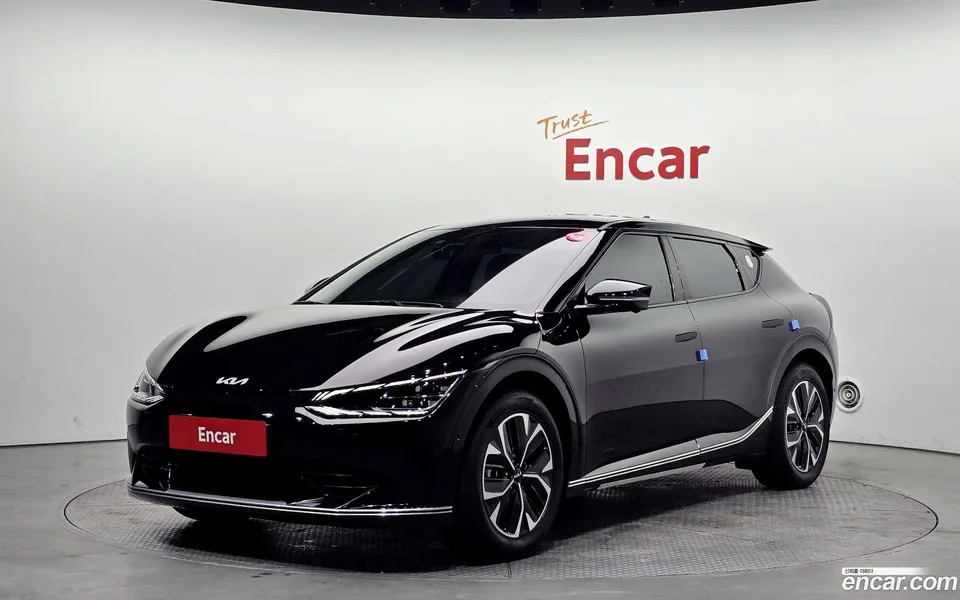 Kia EV6 2023 — фото 1, купить с доставкой в Москву