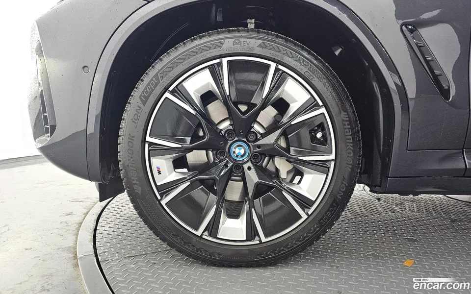 BMW iX3 M 2024 — миниатюра 5