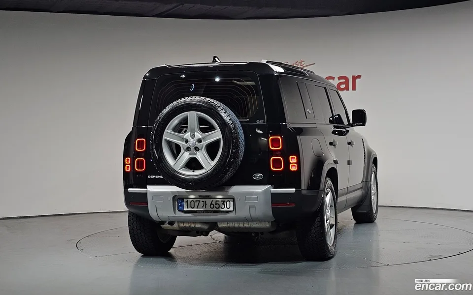 Land Rover Defender 110 D250 SE 2023 — миниатюра 4