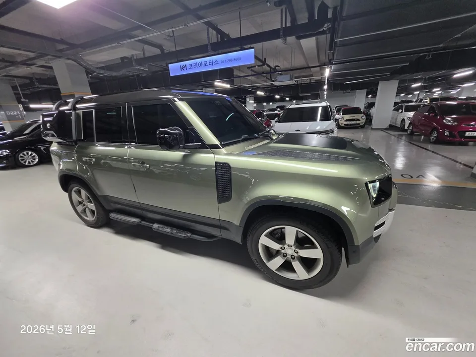 Land Rover Defender 110 D300 HSE 2022 — фото 1, купить с доставкой в Москву