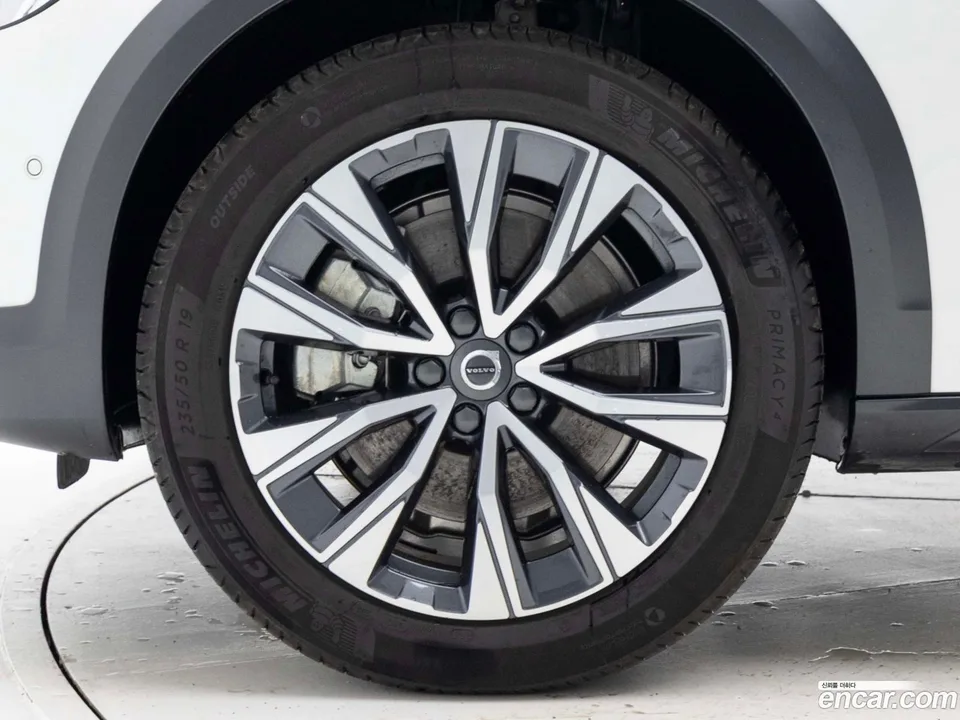Volvo V90 Cross Country B5 AWD 2025 — миниатюра 5