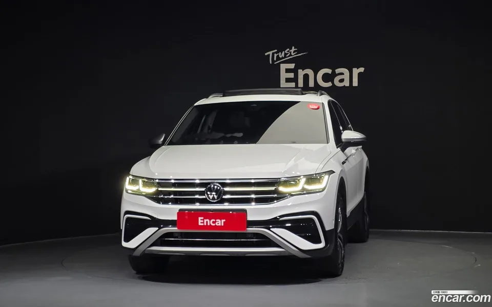 Volkswagen Tiguan Allspace 2.0 TSI 2023 — миниатюра 3
