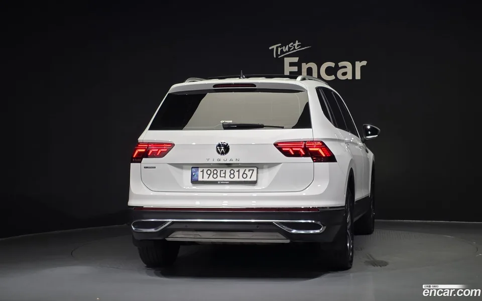 Volkswagen Tiguan Allspace 2.0 TSI 2023 — миниатюра 4