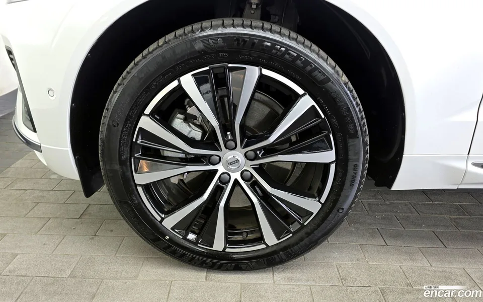 Volvo XC60 B6 2023 — миниатюра 2
