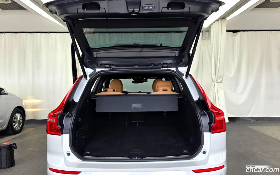 Volvo XC60 B6 2023 — миниатюра 5