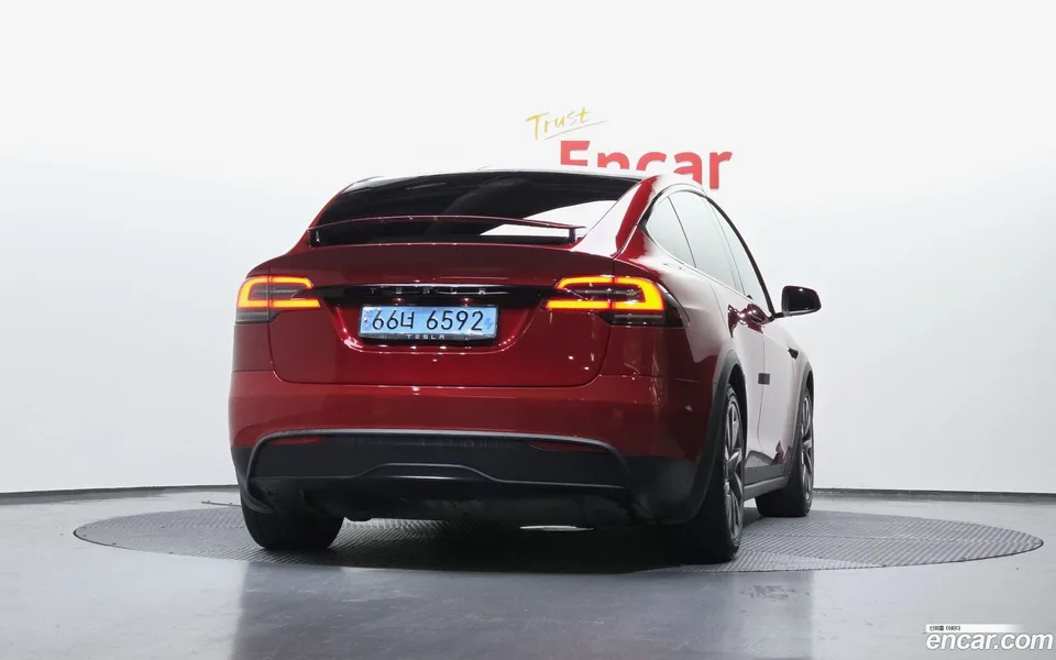 Tesla Model X AWD 2023 — миниатюра 4