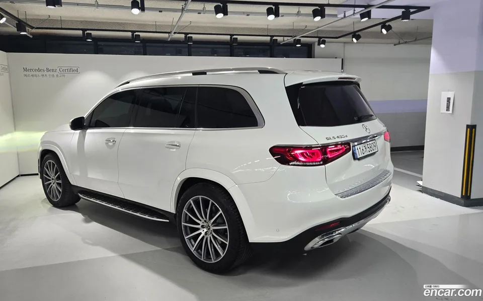 Mercedes-Benz GLS-Class GLS400d 4MATIC 2023 — миниатюра 3