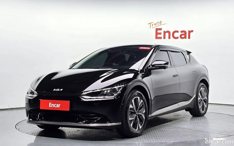 Kia EV6 2023 — фото 1, купить с доставкой в Москву