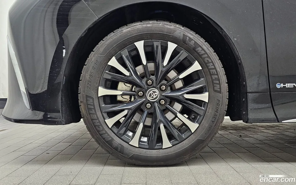 Toyota Alphard 2.5 HEV AWD 2025 — миниатюра 2