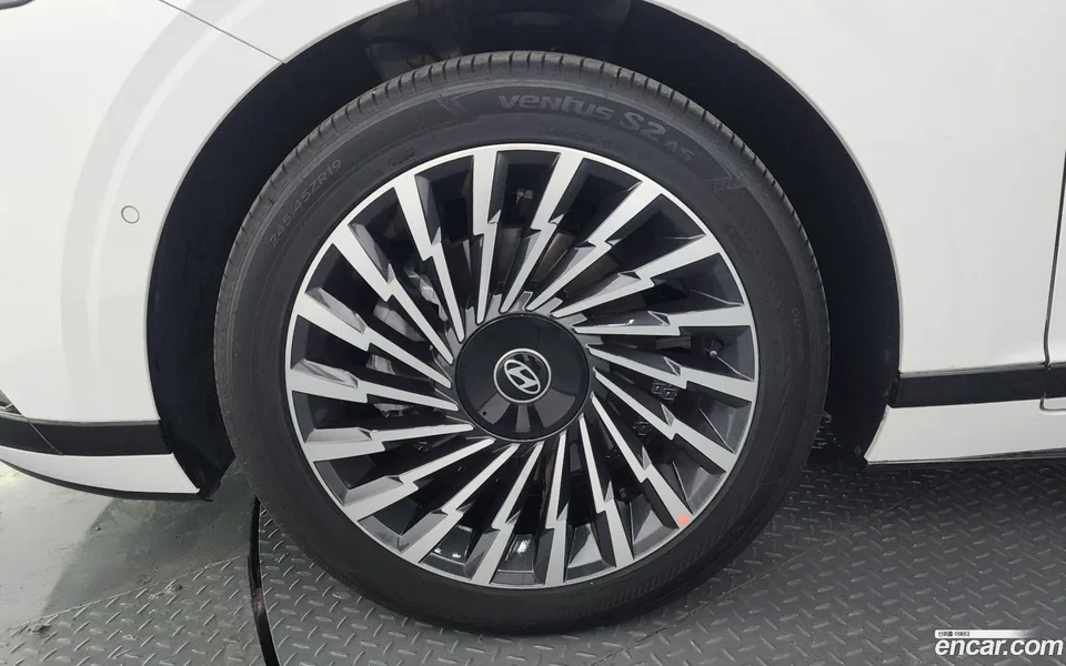 Hyundai Grandeur 2.5 2WD 2022 — миниатюра 2