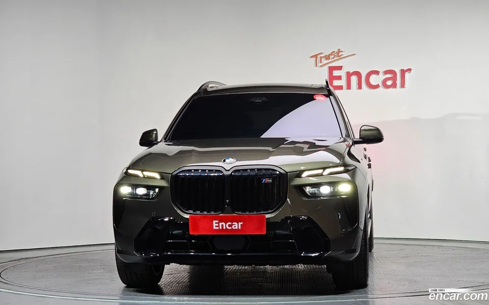 BMW X7 xDrive 40i M 7 2025 — миниатюра 3