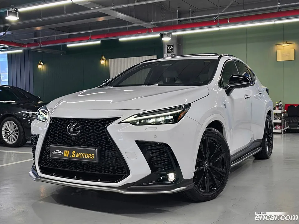 Lexus NX 450h+ F-Sport 2023 — фото 1, купить с доставкой в Москву