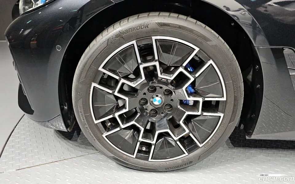 BMW i4 eDrive40 M 2025 — миниатюра 2