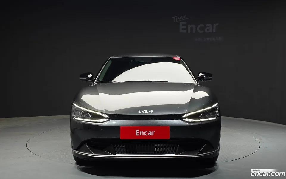 Kia EV6 2023 — миниатюра 3