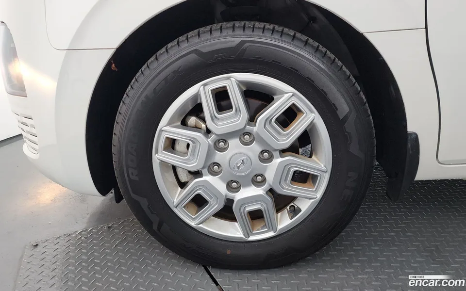 Hyundai Staria L3.5 5 2022 — миниатюра 2