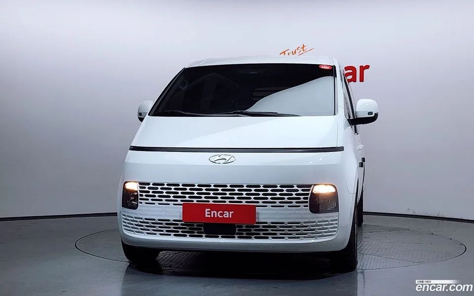 Hyundai Staria L3.5 5 2022 — миниатюра 3