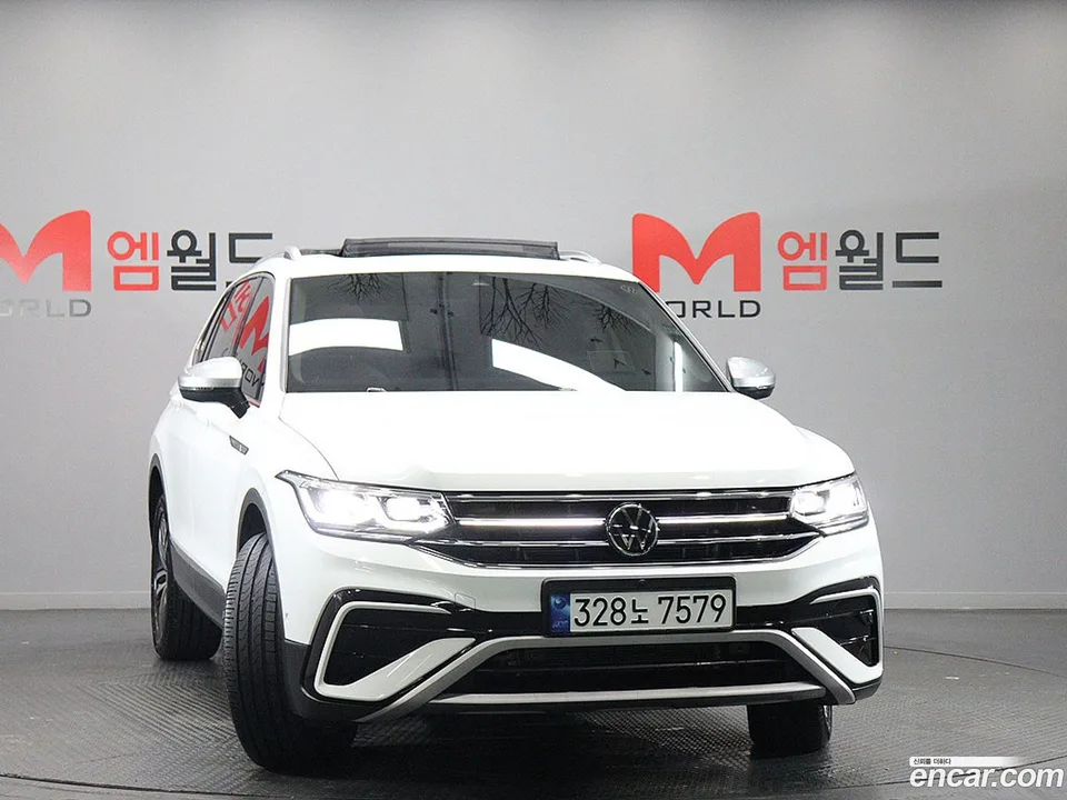 Volkswagen Tiguan Allspace 2.0 TSI 2023 — миниатюра 3