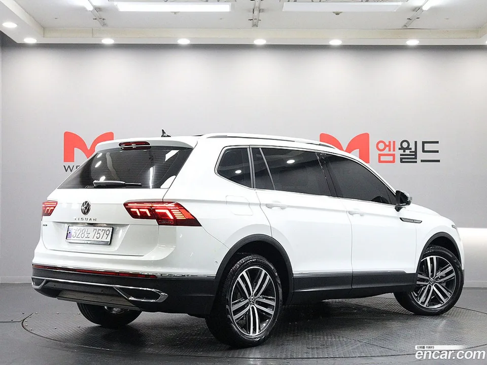 Volkswagen Tiguan Allspace 2.0 TSI 2023 — миниатюра 4