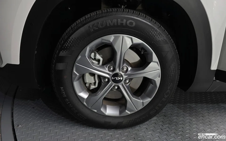 Kia Seltos 1.6 2WD 2023 — миниатюра 5