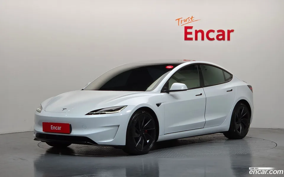 Tesla Model 3 AWD 2026 — фото 1, купить с доставкой в Москву