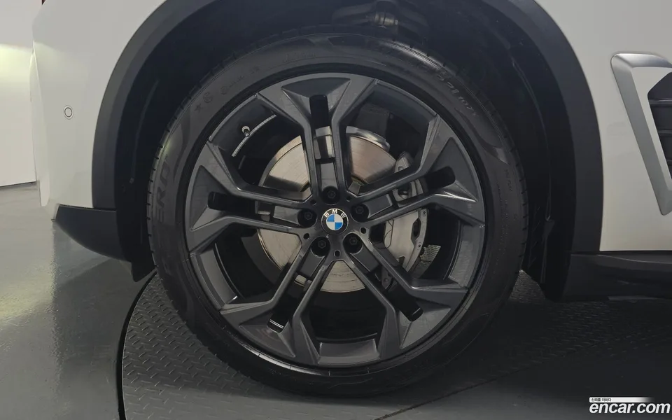 BMW X5 xDrive 40i xLine 2024 — миниатюра 2